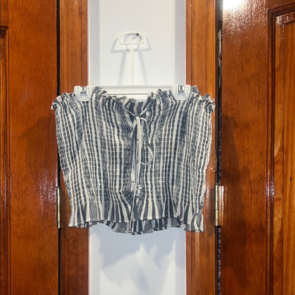 American Eagle Outfitters Navy and White Plaid Top